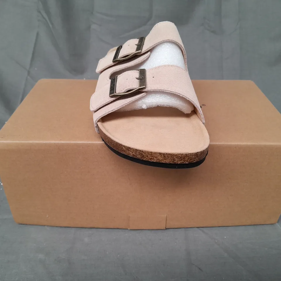 BOXED PAIR OF EVELLYHOOTD OPEN TOE SANDALS IN BEIGE EU SIZE 40