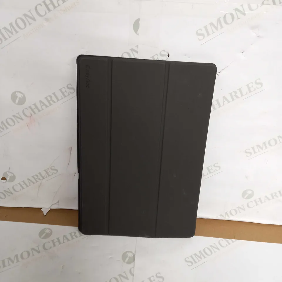 SAMSUNG GALAXY TAB S8 WITH FOLDING CASE AND PEN