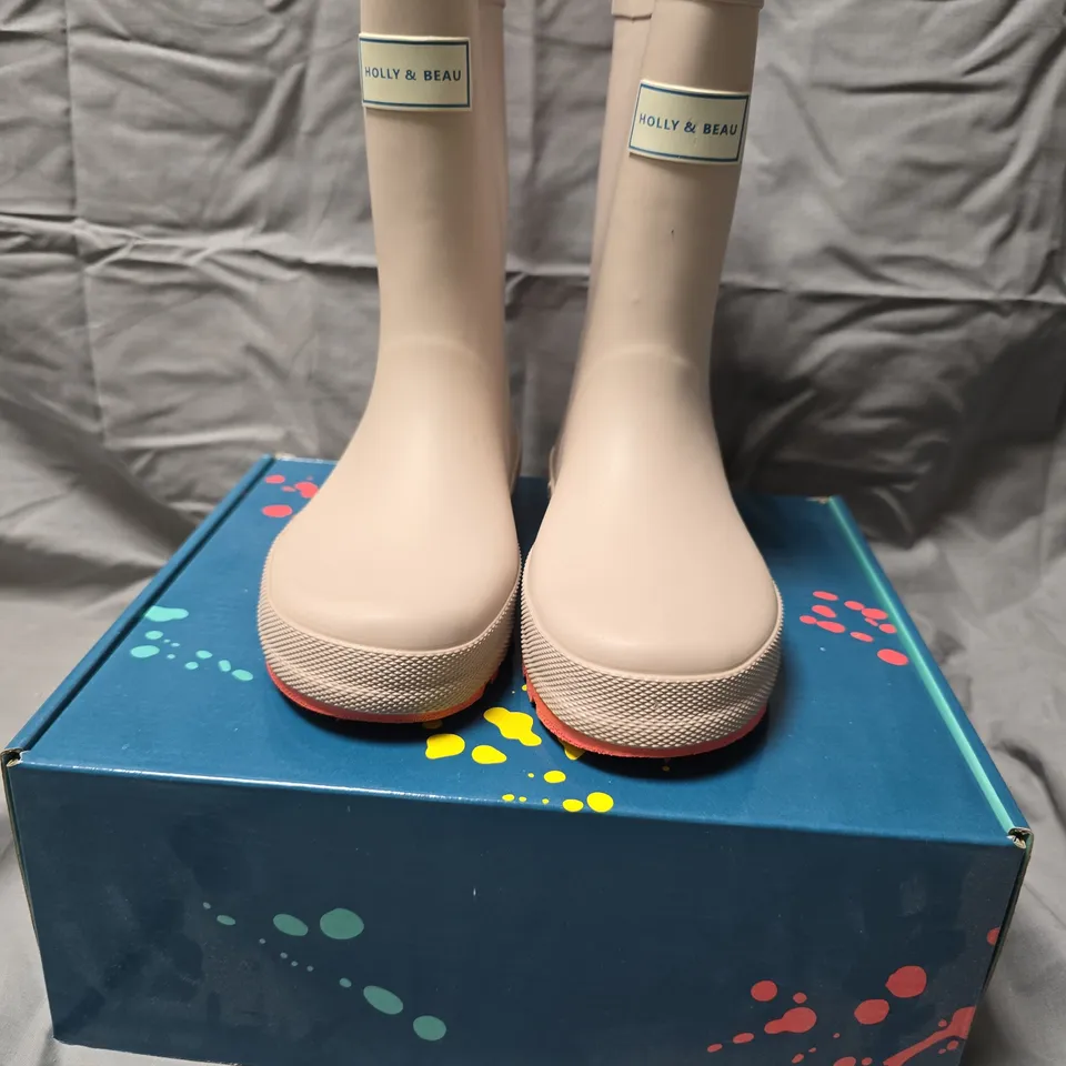 Holly & Beau Camel Rain Boot – Kids, UK 13 (EU 32, US 1)