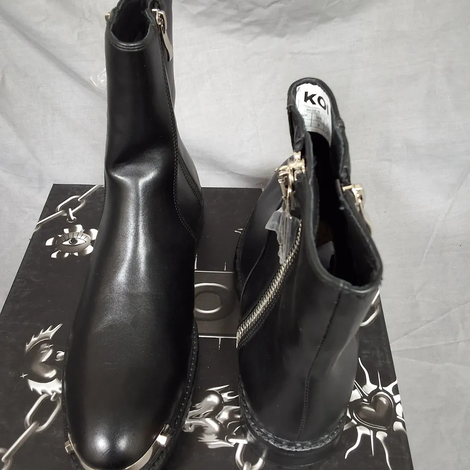 BOXED KOI REGICIDE MENS ZIP UP BOOTS IN BLACK - UK 8