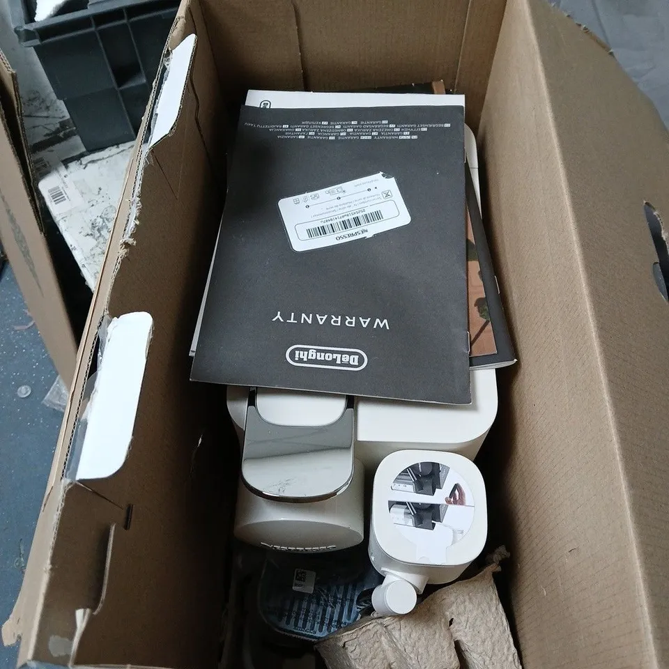 NESPRESSO LATTISSMA ONE COFFEE MACHINE BOXED