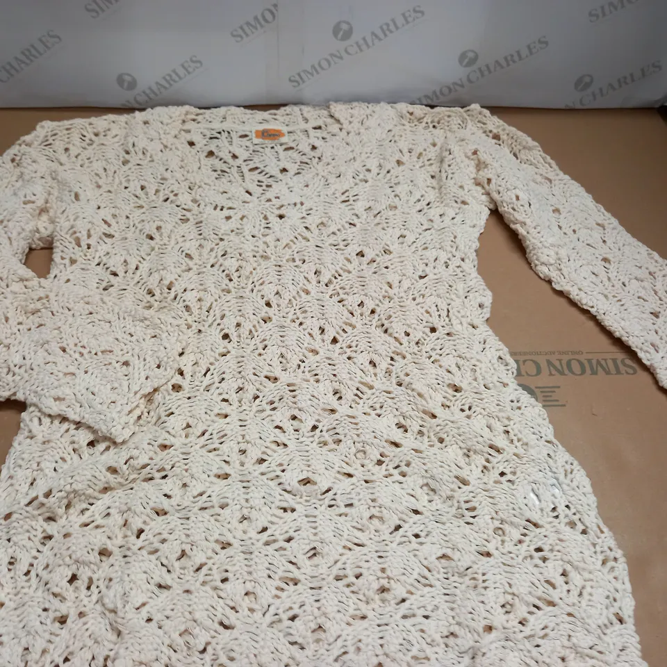 LOT OF APPROXIMATELY 20 CAPPIO CROCHET PULL V-NECK JUMPERS - SIZE UNSPECIFIED