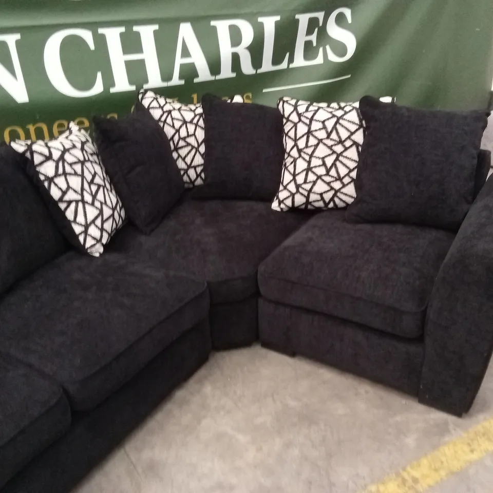 PAYTON RIGHT HAND CORNER GROUP/CHAISE SOFA RRP £1249