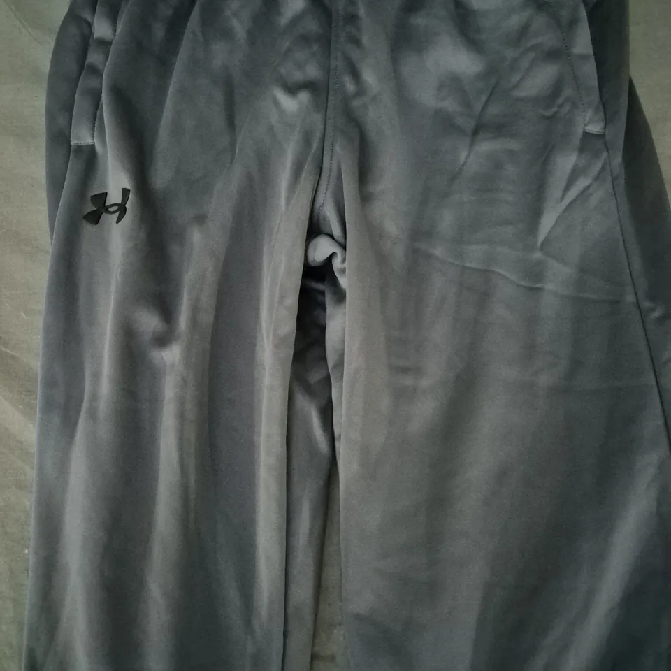 UNDER ARMOUR JOGGER PANTS IN GREY SIZE LARGE