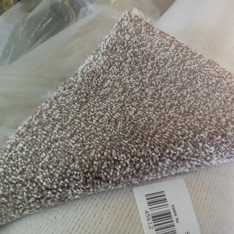 ROLL OF QUALITY ULTIMATE EXPRESSION ASH CARPET 3.84×4M