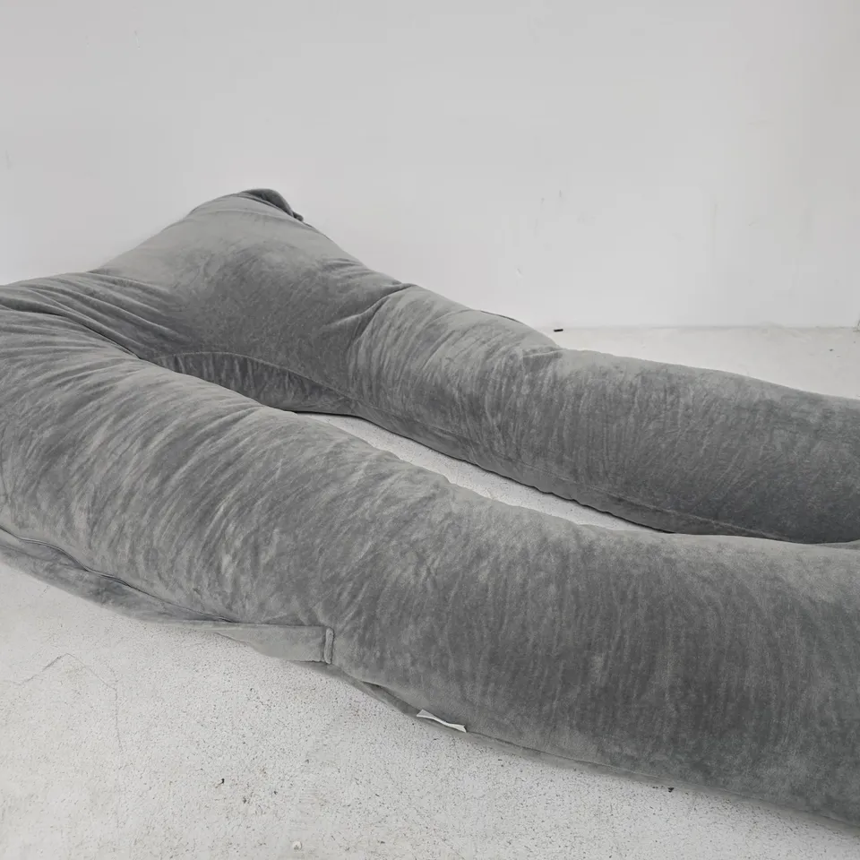 GREY U-SHAPED FULL BODY PREGNANCY PILLOW