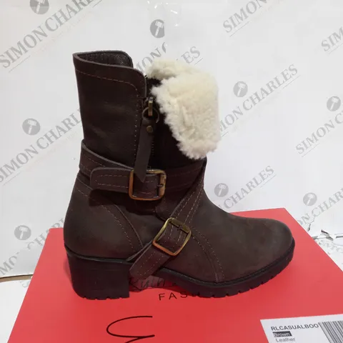 BOXED RUTH LANGSFORD CASUAL BOOTS, OAK - SIZE 4