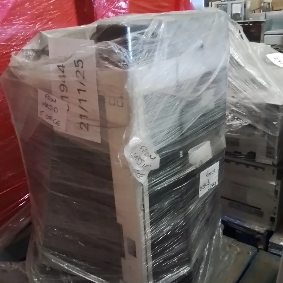 PALLET CONTAINING PRINTER