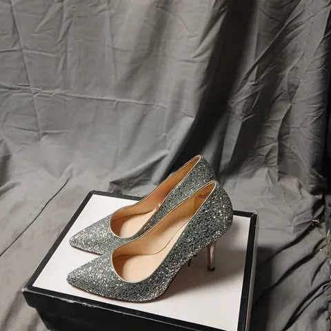 NINE WEST GLITTER PUMPS – SILVER, UK 4 (US 6)
