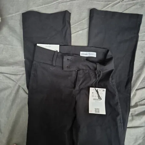 BERSHKA BLACK BOOTCUT TROUSERS β BRAND LABEL TAG ATTACHED SIZE UK4