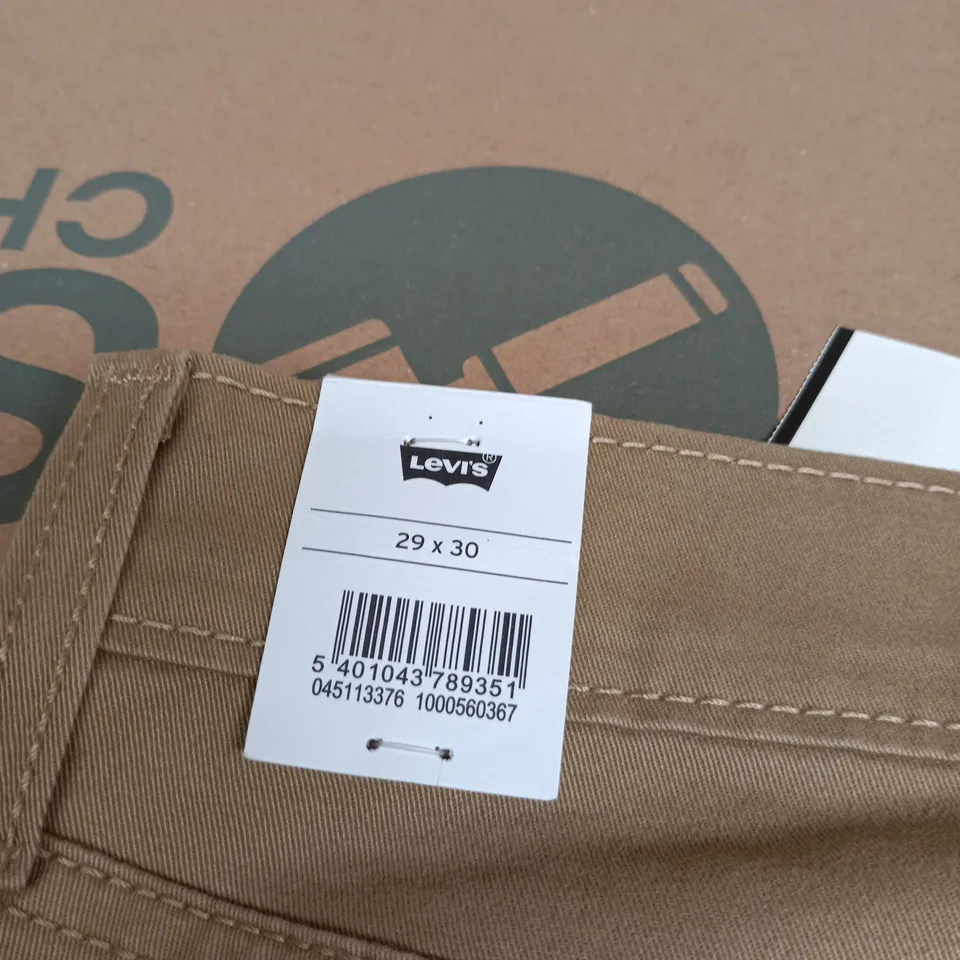 LEVI'S KHAKI CHINOS, UK W29 L30 (US 29 X 30)