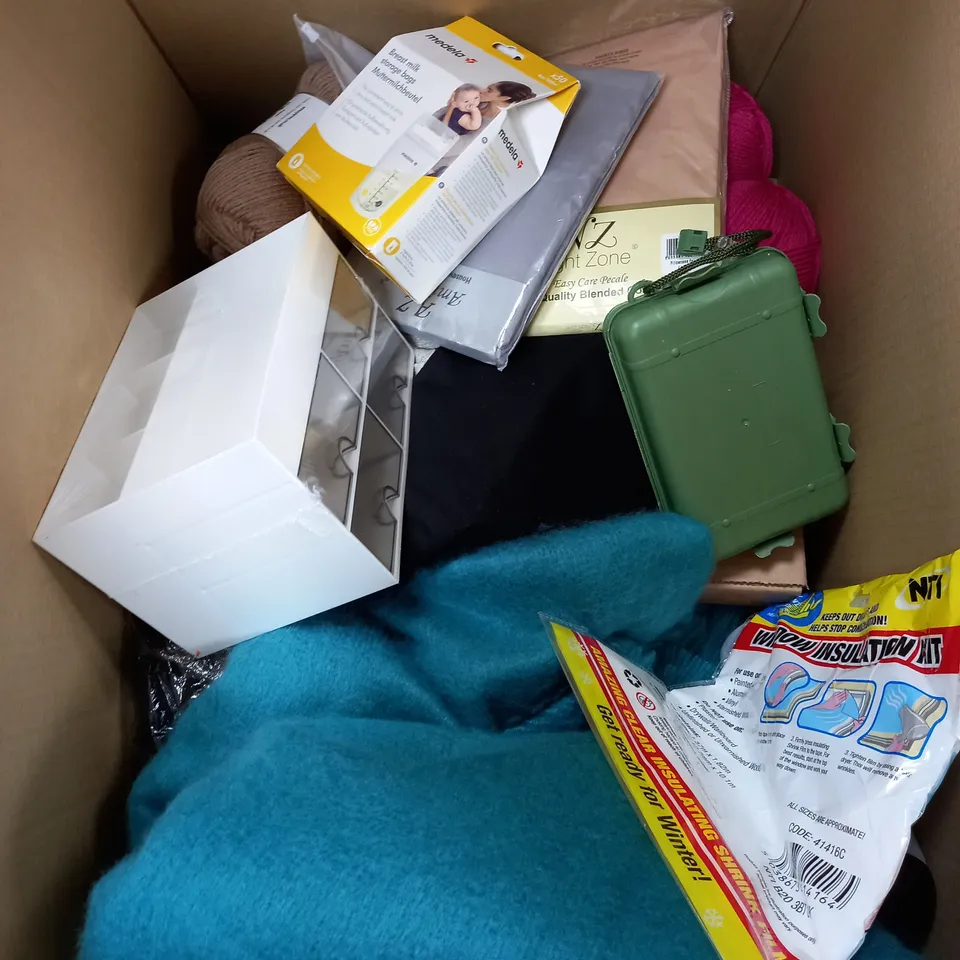 BOX OF APPROXIMATELY 15 ASSORTED ITEMS TO INCLUDE BEAST MILK STORAGE BAGS, YARN, PILLOW CASE ETC