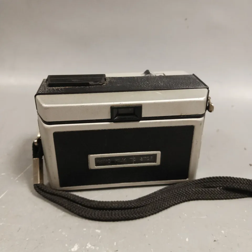 KODAK INSTAMATIC 200 RETRO FILM CAMERA 