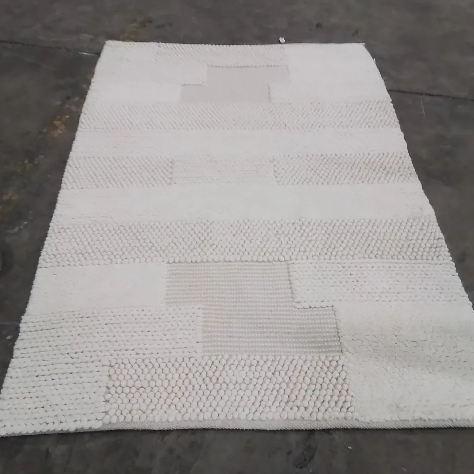 QUALITY DESIGNER AREA RUG - APPROXIMATELY 180X120CM