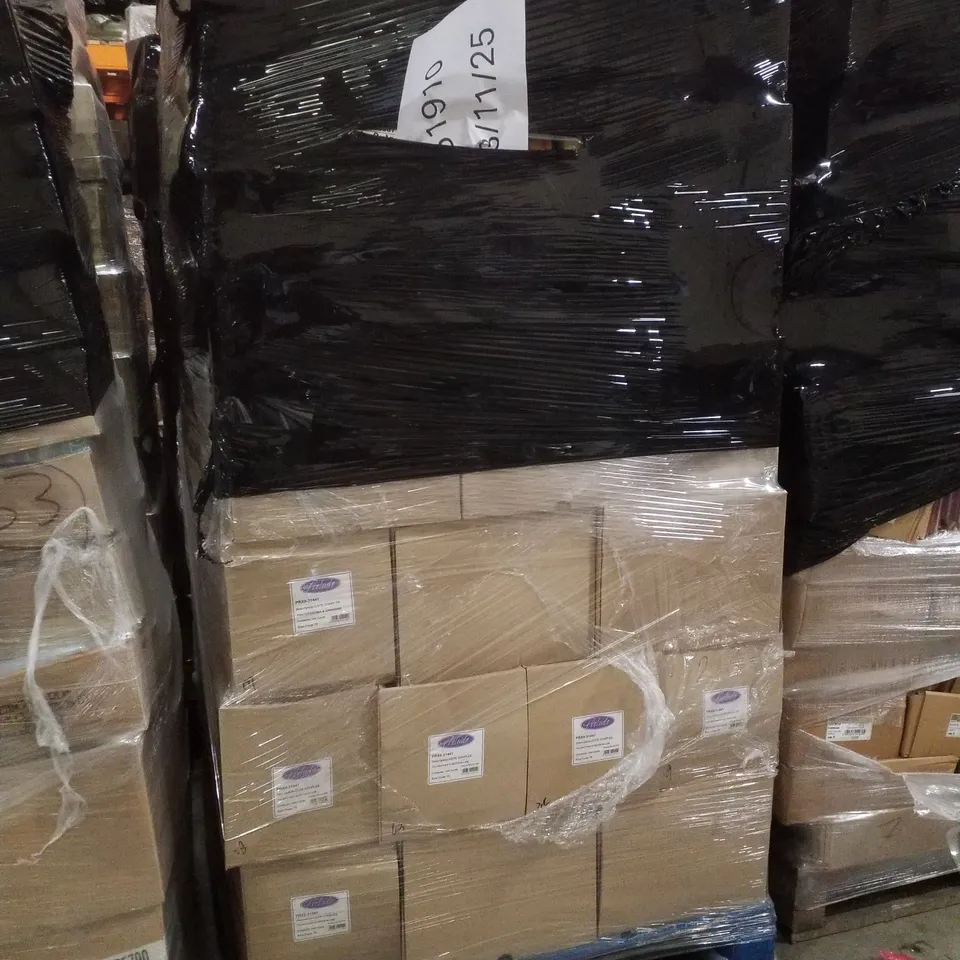 PALLET CONTAINING LARGE QUANTITY OF ASSORTED GREETINGS CARDS