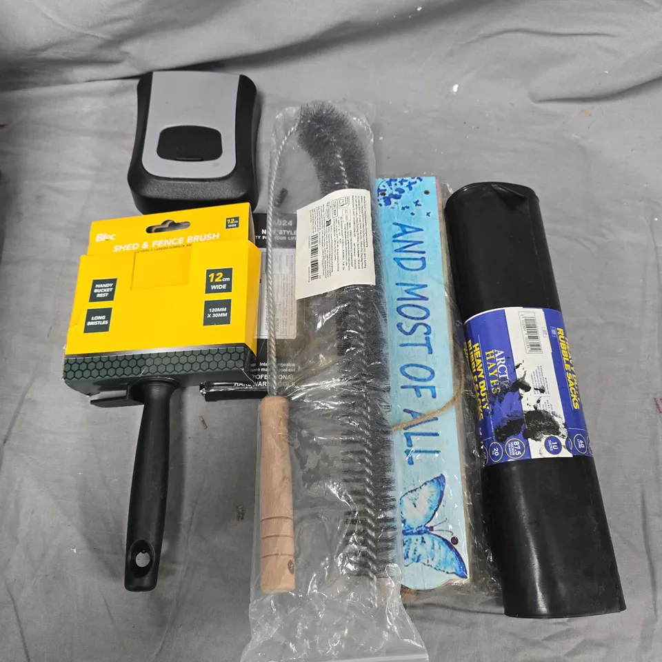 LARGE BOX OF ASSORTED ITEMS TO INCLUDE - KEY LOCK - FISH BATE - BIN BAGS 