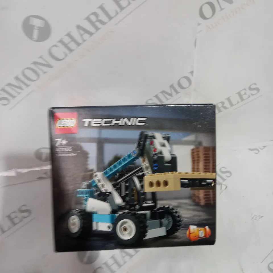 LEGO - TECHNIC - TOW TRUCK
