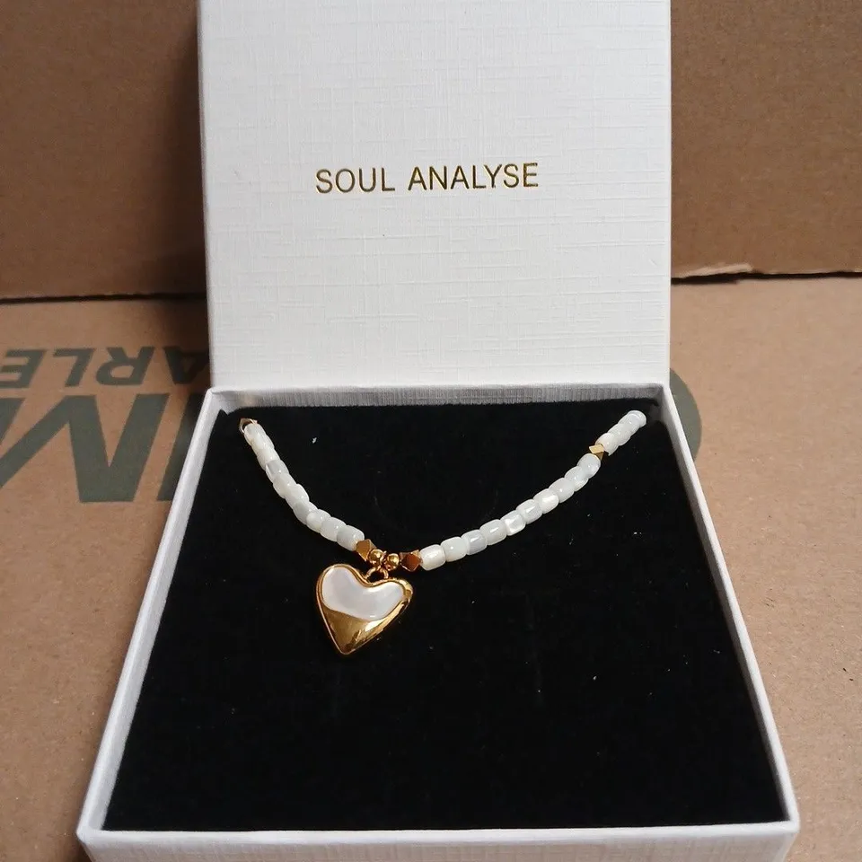 SOUL ANALYSE HEART PENDANT NECKLACE – WHITE BEAD CHAIN