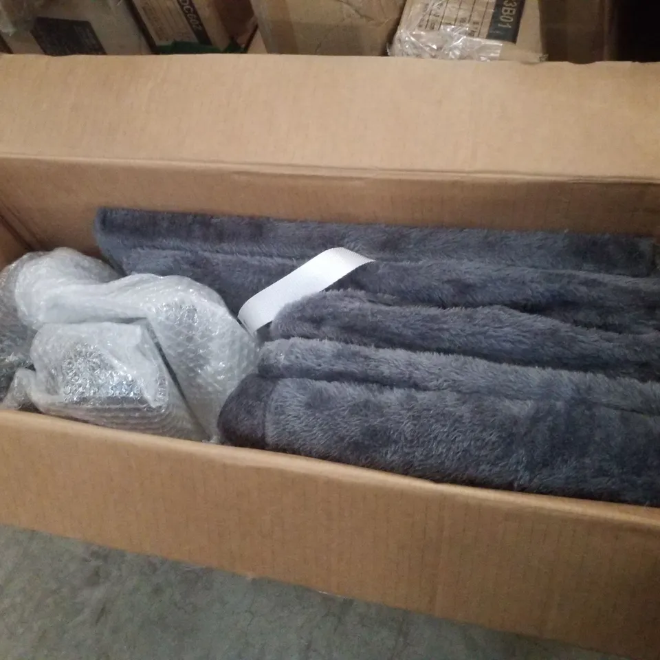 BOXED FEANDREA CAT TREE