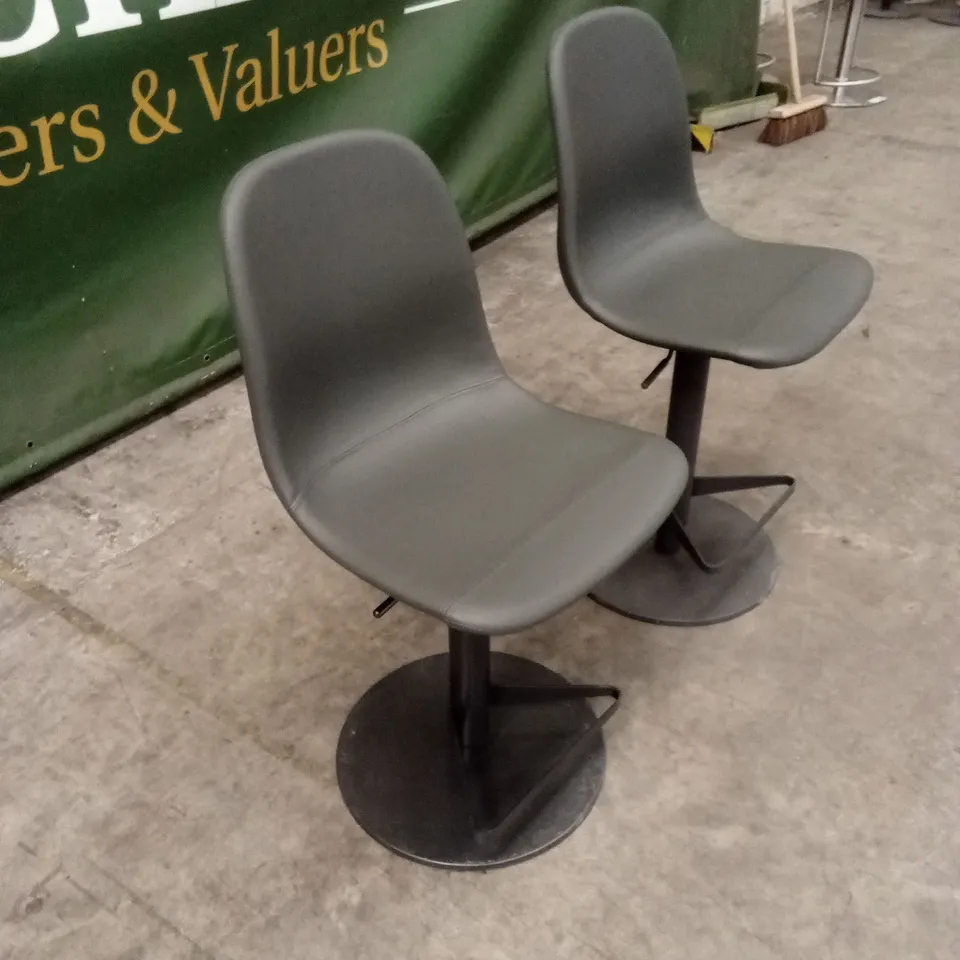 SET OF 2 QUALITY DESIGNER ZARAGOZA GAS-LIFT BARSTOOLS, DARK GREY PU LEATHER