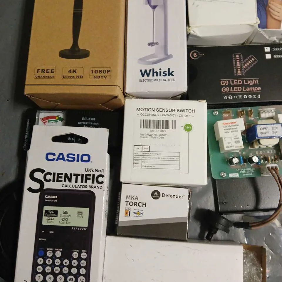 LOT OF APPROXIMATELY 20 ASSORTED ITEMS TO INCLUDE HDTV ANTENNA, NEEDLE PAIN RELIEF, G9 LED LIGHT AND CASIO CALCULATOR