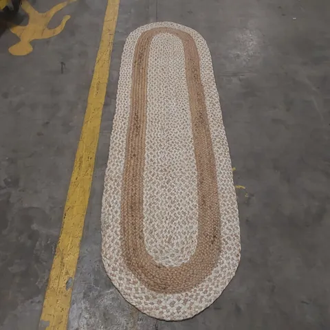 QUALITY DESIGNER RUG - APPROXIMATELY 230 x 63cm