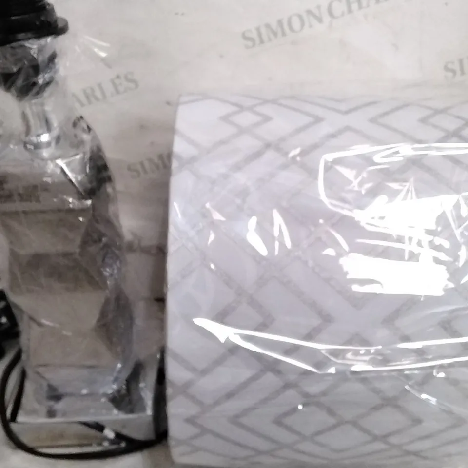 JM BY JULIEN MACDONALD CERAMIC TABLE LAMP