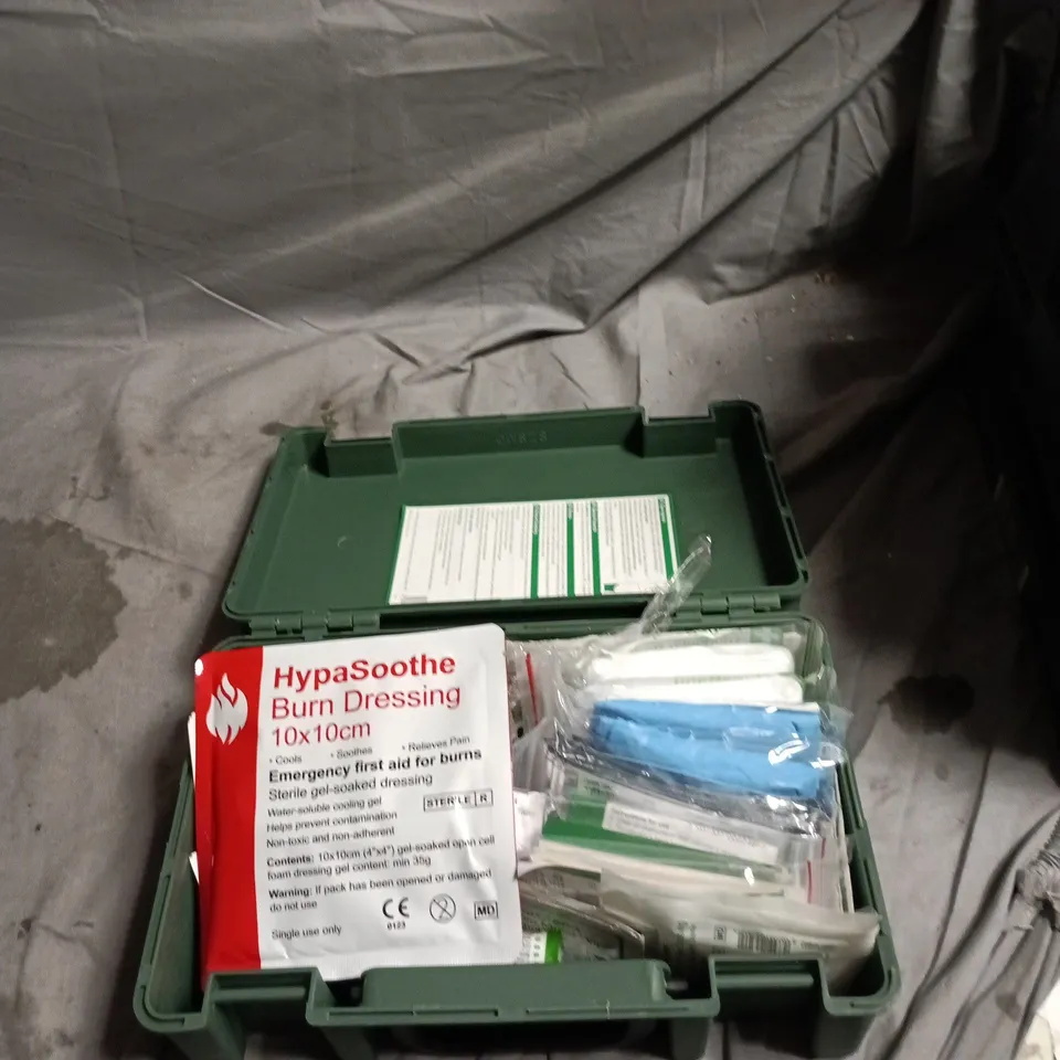 BS 8599-1:2019 SMALL FIRST AID KIT, ECONOMY – GREEN CASE