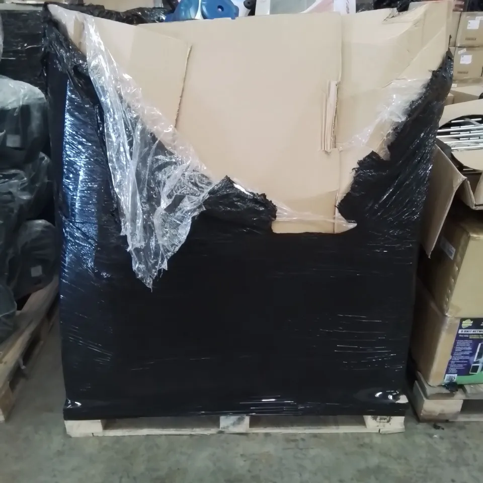 PALLET OF VARIOUS ELECTRICAL AND PLUMBING PARTS AND FITTINGS TO INCLUDE: 220V-250V 3 PIN WATERPROOF POWER CONNECTION POINT REEL, ABS PANO WATERTIGHT PLASTIC BOARD ETC.