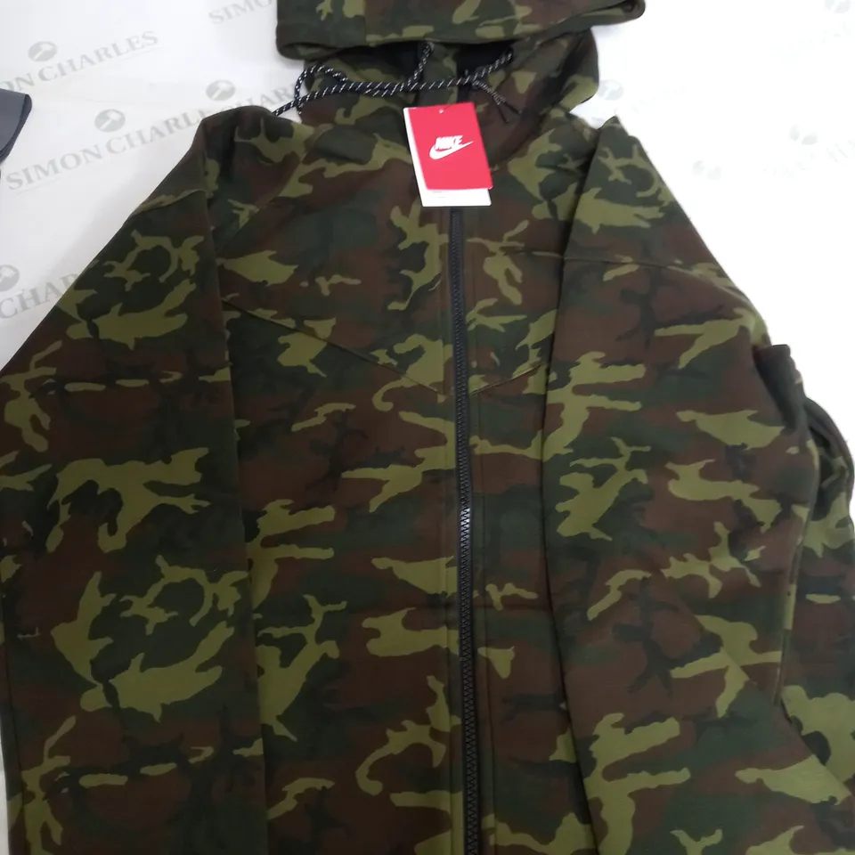 NIKE CAMO TECH FLEECE JACKET WITH HOOD - MEDIUM