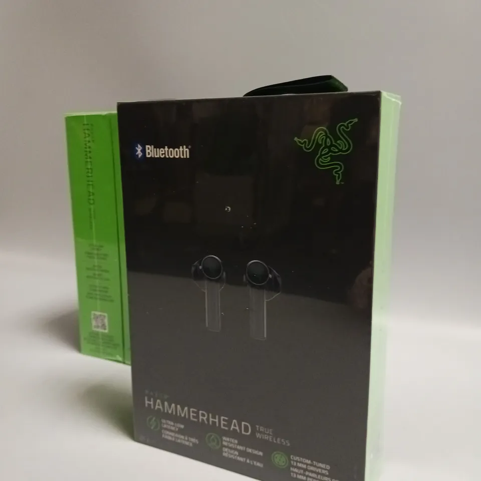 LOT OF 5 SEALED BOXED RAZER WIRELESS HEADPHONES INBLACK AND GREEN