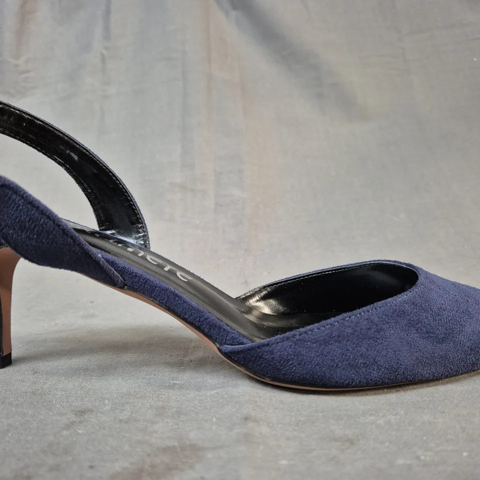 BOXED PAIR OF CASTAMERE POINTED TOE LOW HEEL SHOES IN NAVY EU SIZE 42.5