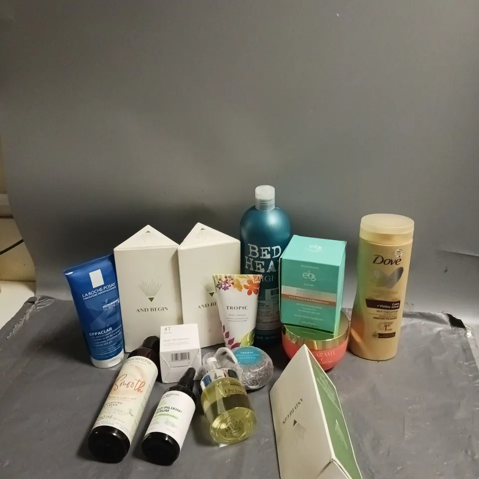 BOX OF APPROXIMATELY 15 ASSORTED COSMETIC ITEMS TO INCLUDE- TROPIC DEODORANT-LA ROCHE-POSAY FOAMING GEL- DOVE SELF TAN ETC.