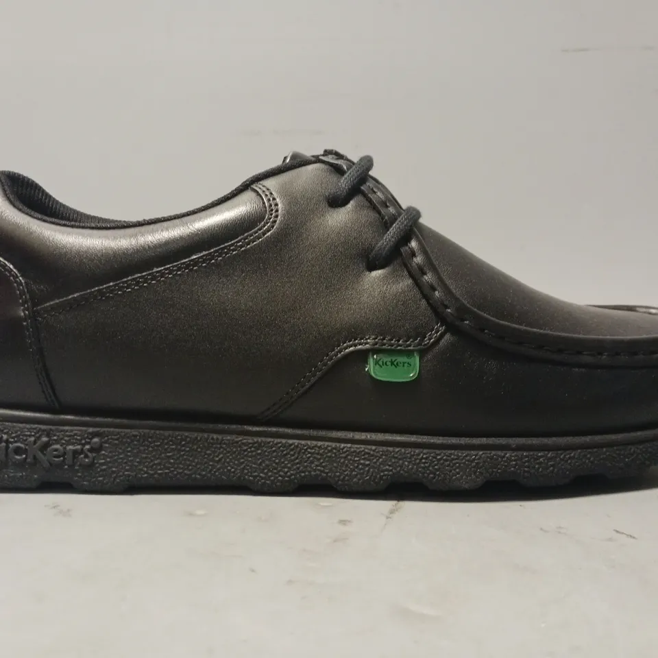 BOXED PAIR OF KICKERS FRAGMA LEATHER LACE UP SHOES IN BLACK EU SIZE 43