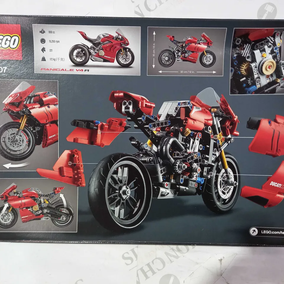 LEGO TECHNIC 42107 DUCATI PANIGALE V4 R