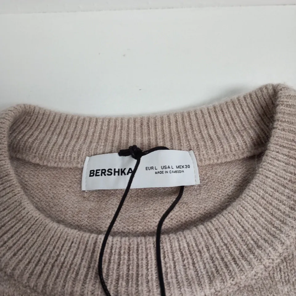 BERSHKA BEIGE KNIT JUMPER – SIZE L (EUR L)