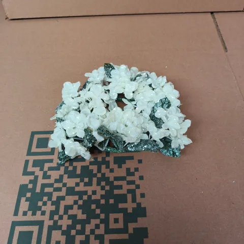 GISELA GRAHAM LONDON - DEORATIVE CHRISTMAS ARTIFICIAL WHITE HYDRANGEA GARLAND WITH GLITTER LEAVES - BOX OF 6