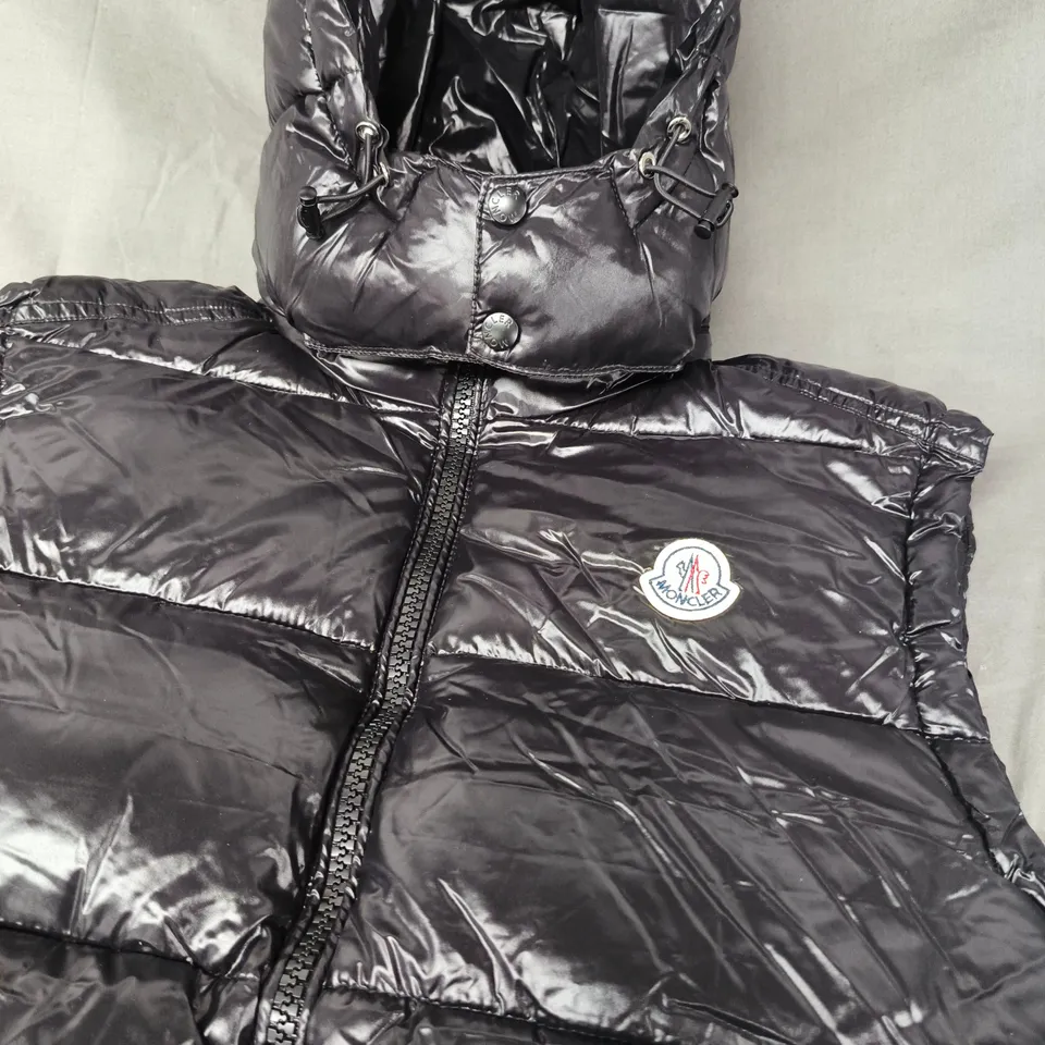 MENS MONCLER PADDED GILET - SIZE M