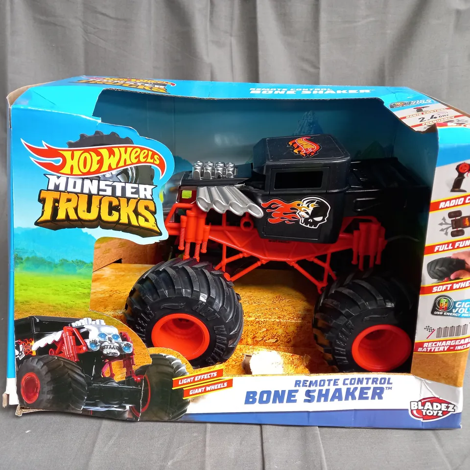 HOT WHEELS MONSTER TRUCKS