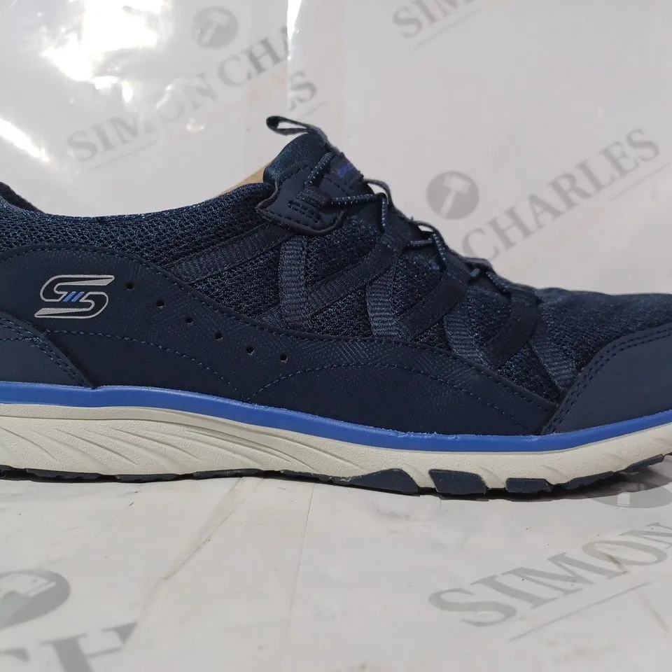 BOXED PAIR OF SKECHERS TRAINERS IN BLUE SIZE 7