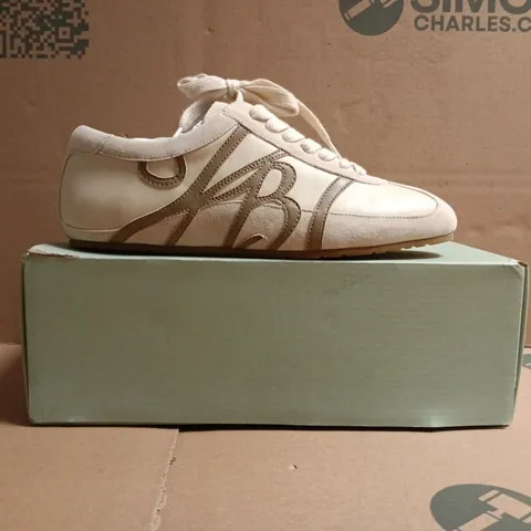 BOXED PAIR OF TED BAKER SCRIPT TRAINERS IN IVORY SIZE UK 6