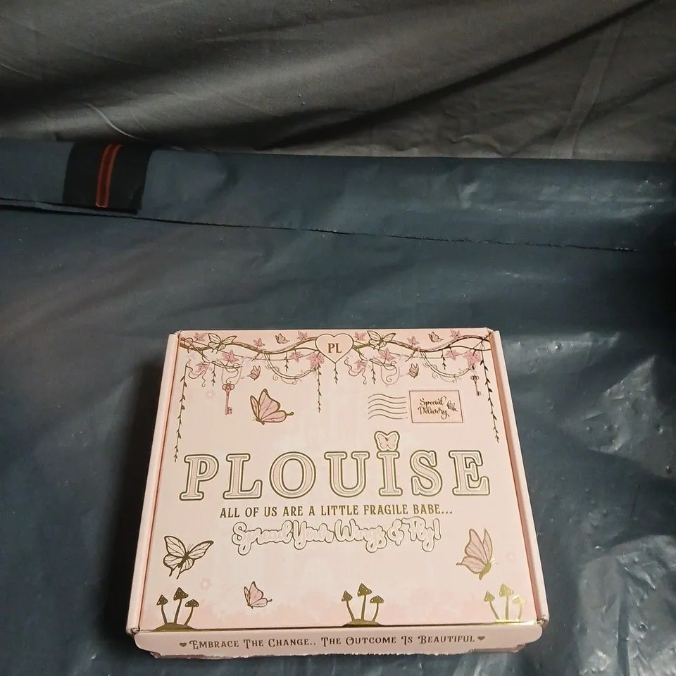 P LOUISE  A FLIRTY FLUSH OF COLOUR LIQUID BLUSH – PINK BOX SET