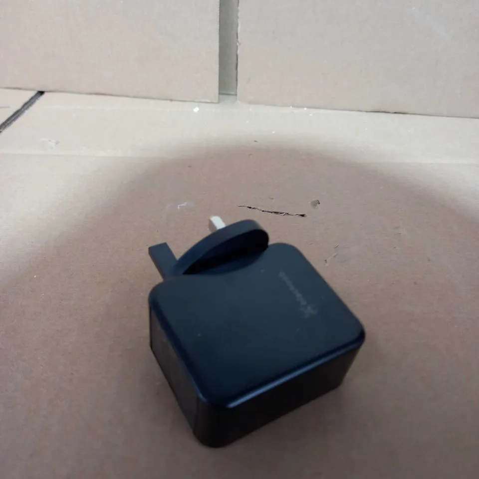 BLACKWEB USB CHARGER