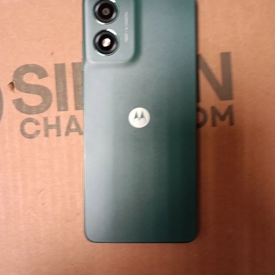 MOTOROLA MOTO G04 IN GREEN