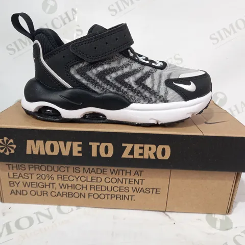 BOXED PAIR OF NIKE AIR MAX TW KIDS SHOES IN BLACKGREY/WHITE UK SIZE 8.5