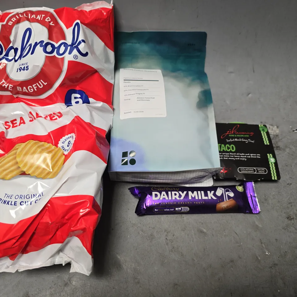 APPROXIMATELY 6 ASSORTED FOOD ITEMS TO INCLUDE - SEA SALTED SEABROOKS CRISPS , CADBURYS DAIRY MILK BAR ETC