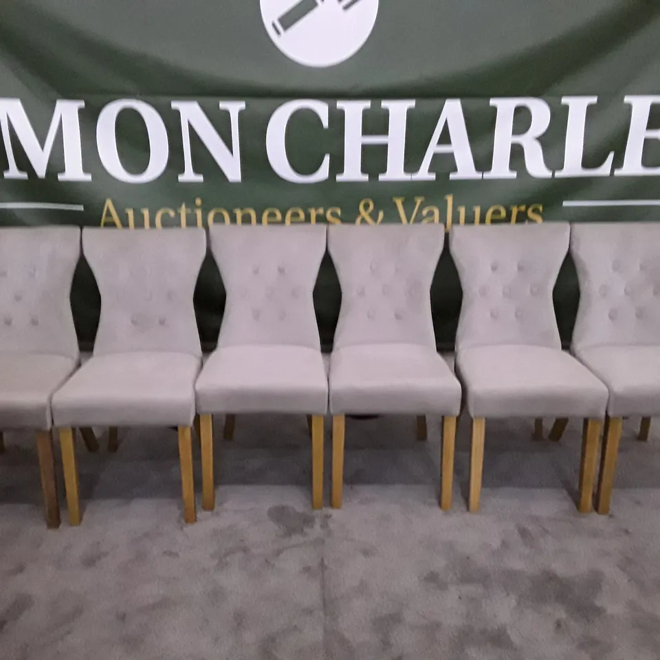 SET OF 6 DESIGNER BEWLEY UPHOLSTERED DINING CHAIRS GREY VELVET FABRIC ON OAK LEGS