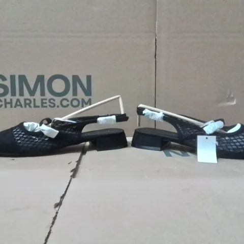 BOXED BRAND NEW APPROXIMATELY 9 SIMPLY BE JUPITER EXTRA WIDE SHOES BLACK SIZE 6