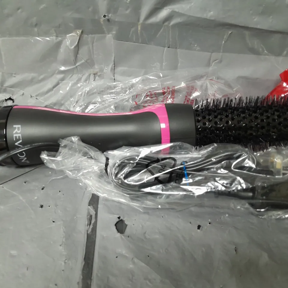 REVLON SALON ONE STEP STYLE BRUSH DRYER RRP £59.99