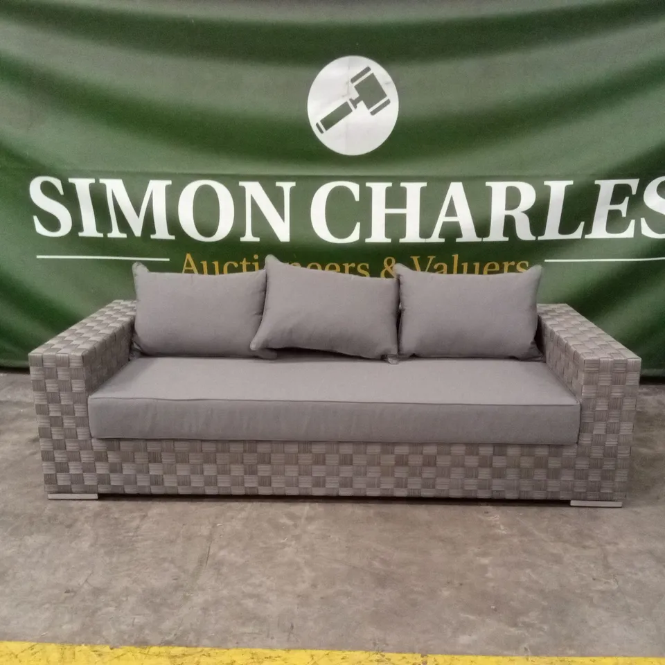 QUALITY DESIGNER WIDE OUTDOOR GARDEN AND PATIO SOFA